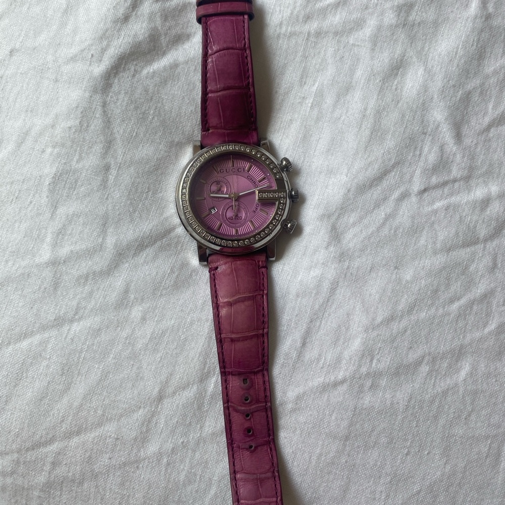 Gucci Crystal Bezel Pink Leather Chronograph Watch - Picture 9 of 10